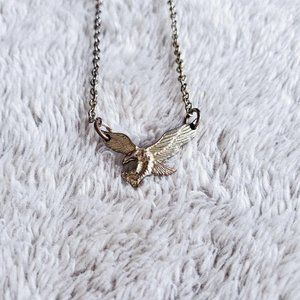 gold chain eagle anklet w/ intricate carving details on bird🦅